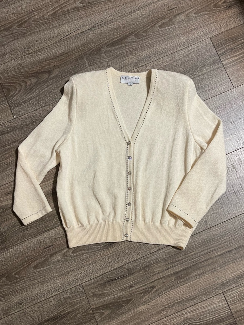 St. John Evening Cream V-Neck Button-Front sweater!